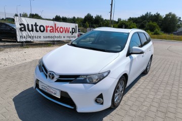 TOYOTA AURIS !